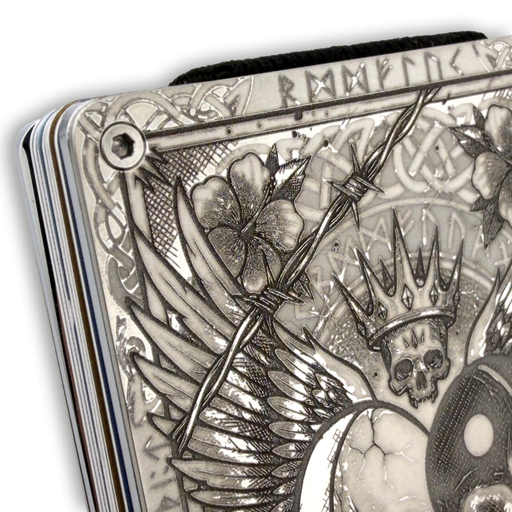 Moxxley MX-406 engraved credit card holder – tattoo design close-up detail (front)