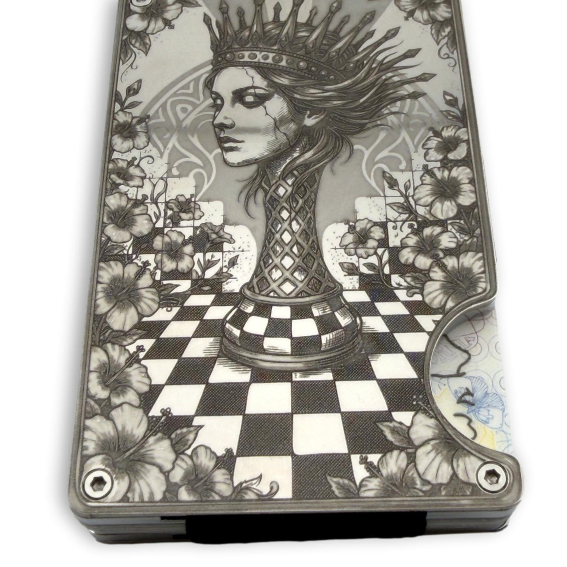 Moxxley MX-407 engraved credit card holder – tattoo design close-up detail (front)