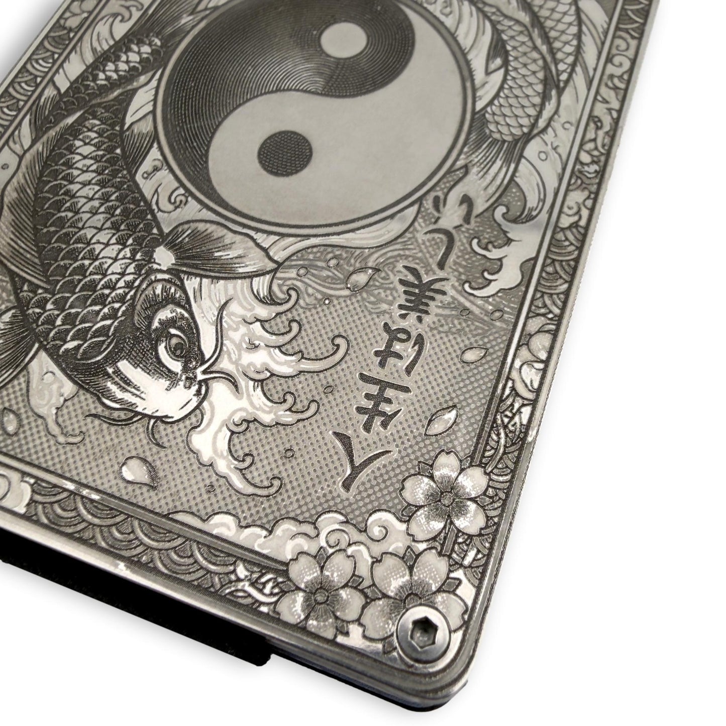 Moxxley MX-412 engraved credit card holder – tattoo design close-up detail (front)