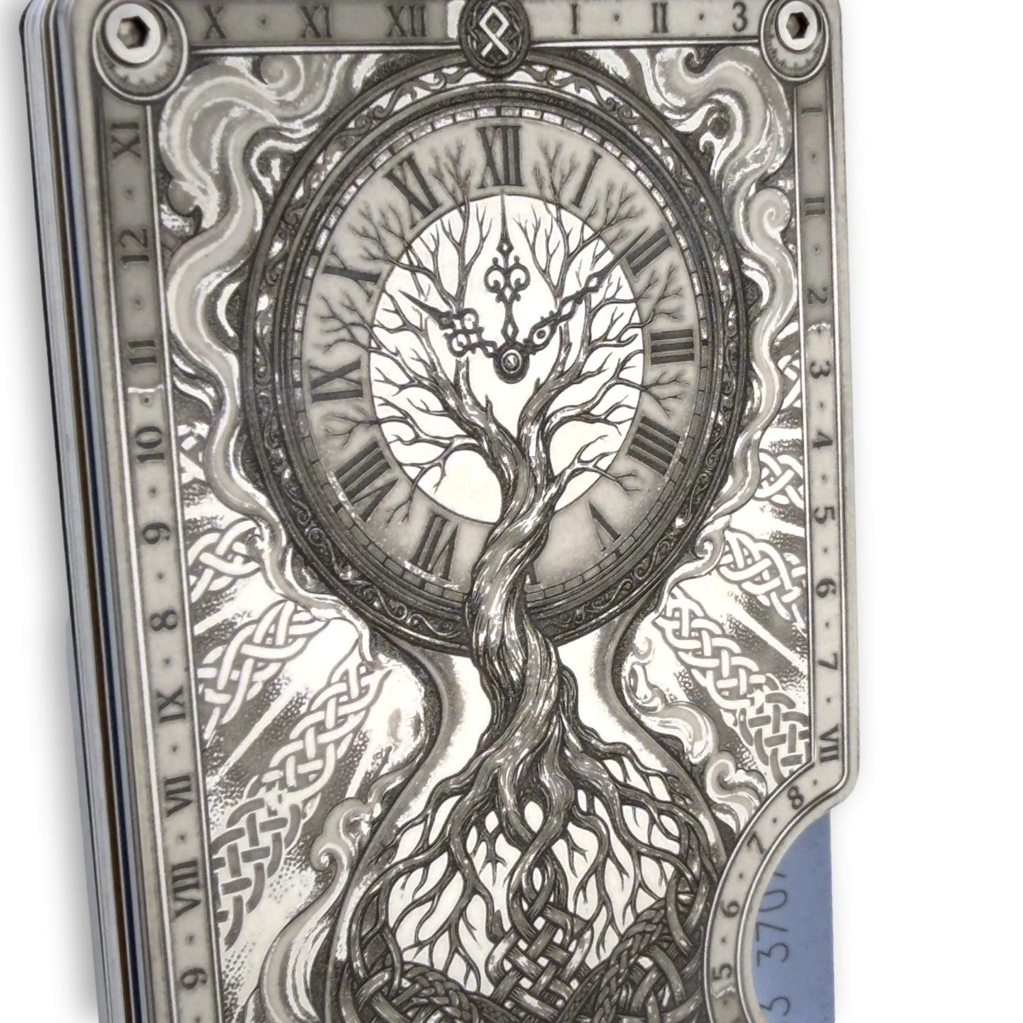 Moxxley MX-414 engraved credit card holder – tattoo design close-up detail (front)