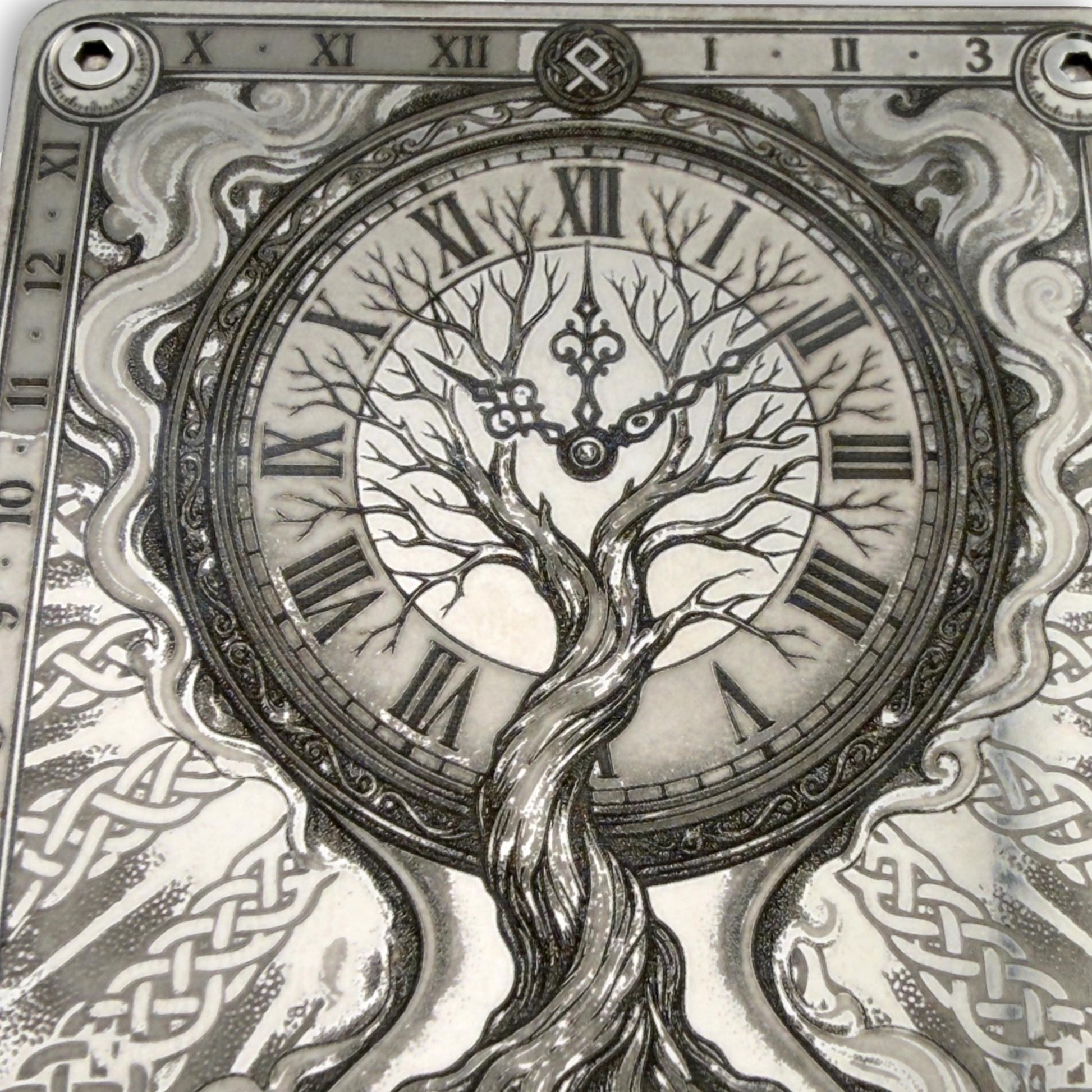 Moxxley MX-414 engraved credit card holder – tattoo design close-up detail (front)