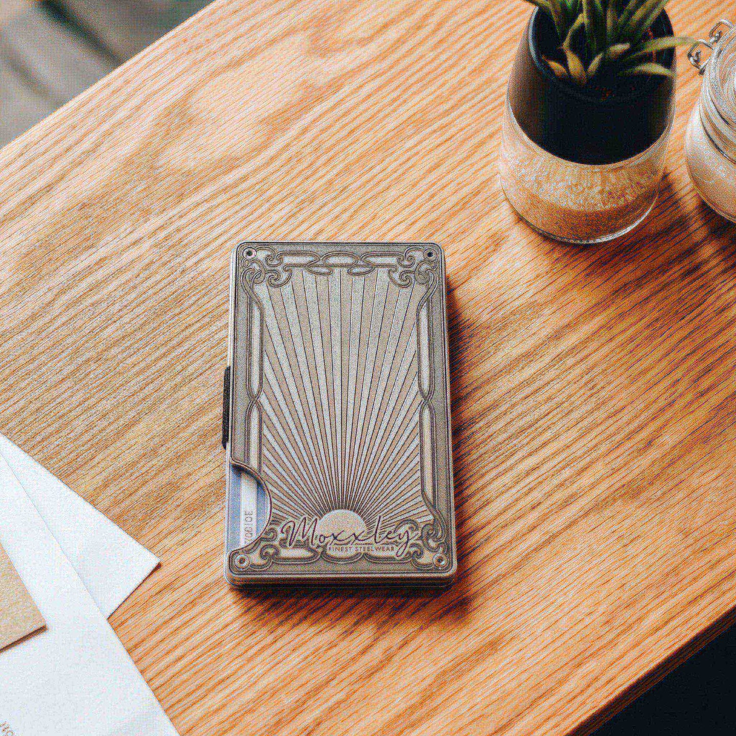 Moxxley MX-337 metal credit card holder – slim stainless steel wallet with money clip, playing-card design