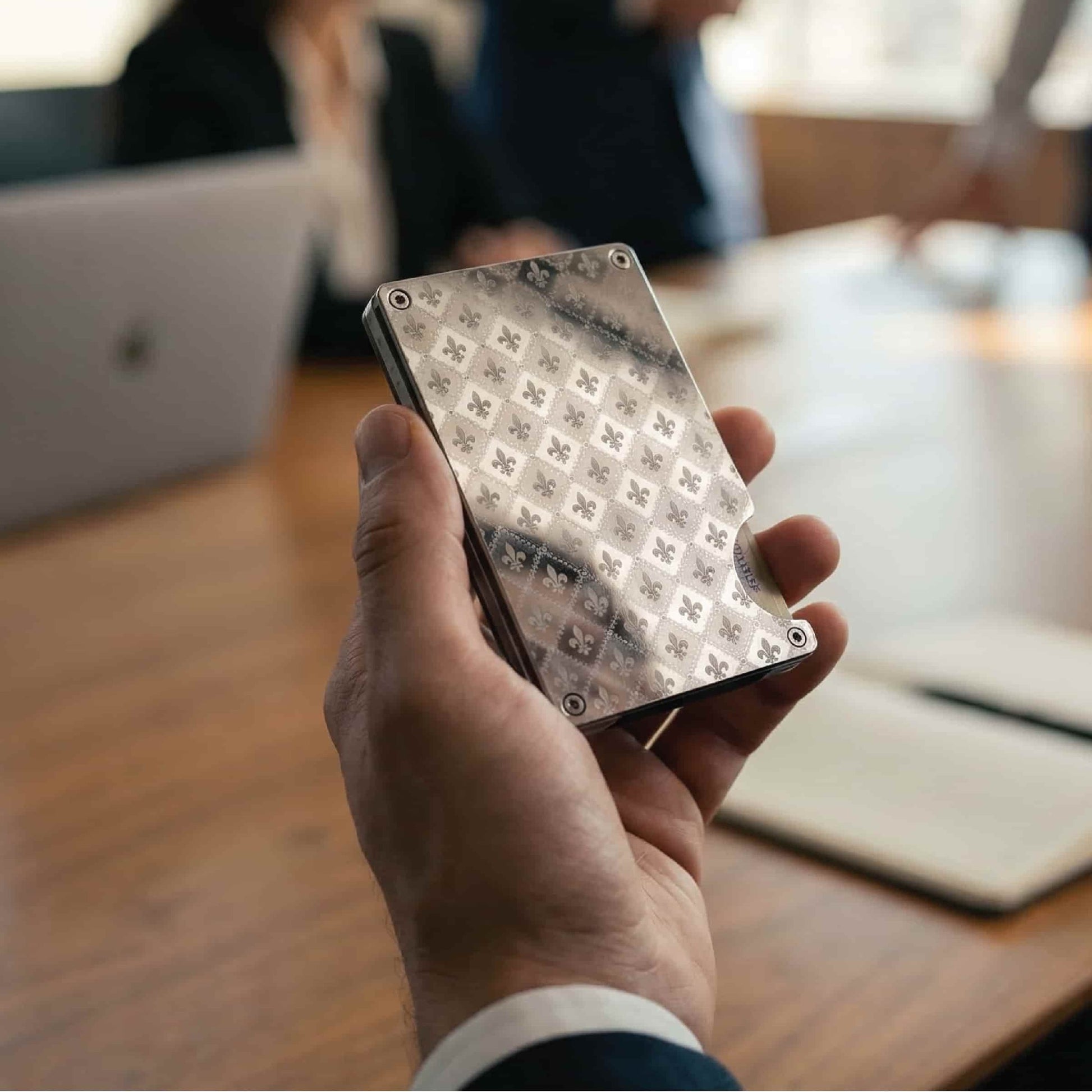Moxxley MX-200 slim metal credit card holder – 316 stainless steel minimalist wallet with money clip